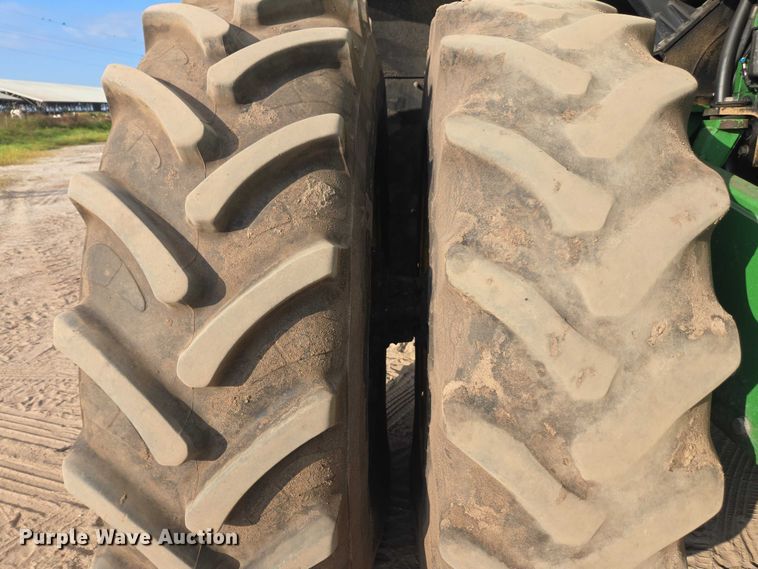 image for item DT4712 2011 John Deere 9230 4WD tractor