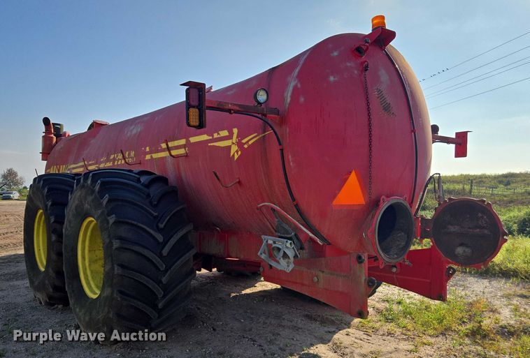 image for item DT4714 Nuhn Magnum 7500 liquid manure applicator