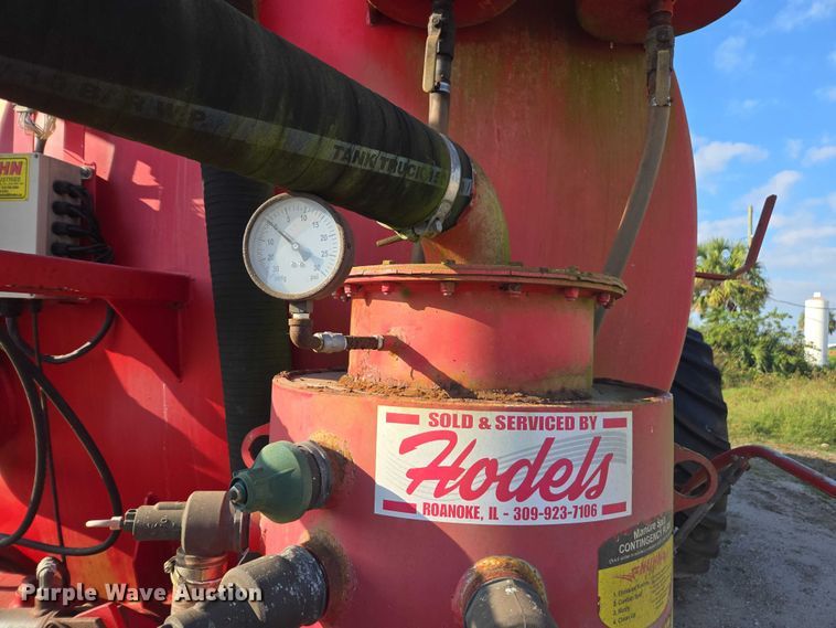 image for item DT4714 Nuhn Magnum 7500 liquid manure applicator