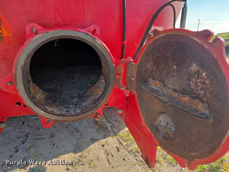 image for item DT4714 Nuhn Magnum 7500 liquid manure applicator