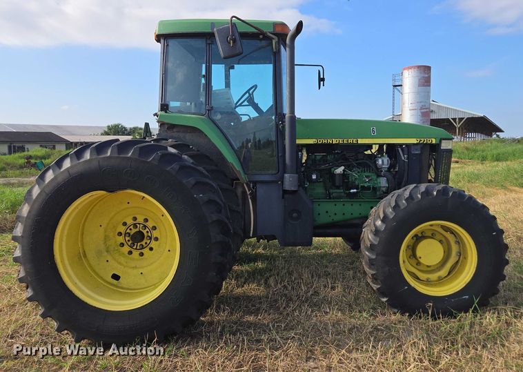 image for item DT4715 1999 John Deere 7810 MFWD tractor