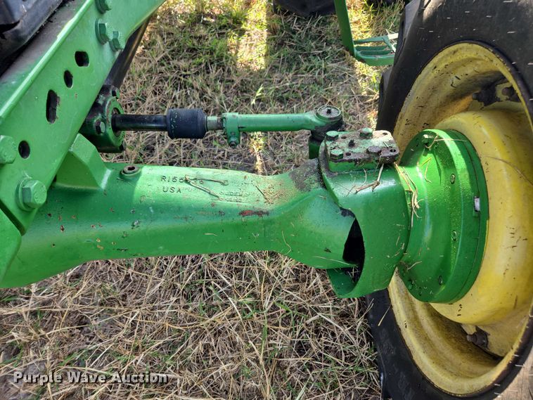 image for item DT4715 1999 John Deere 7810 MFWD tractor