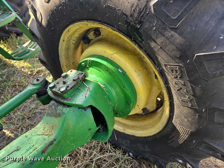 image for item DT4715 1999 John Deere 7810 MFWD tractor