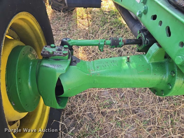 image for item DT4715 1999 John Deere 7810 MFWD tractor