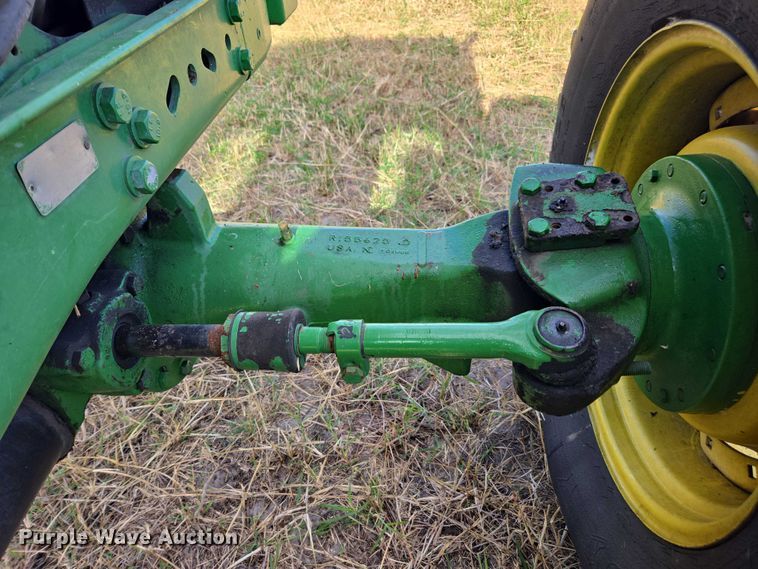 image for item DT4715 1999 John Deere 7810 MFWD tractor