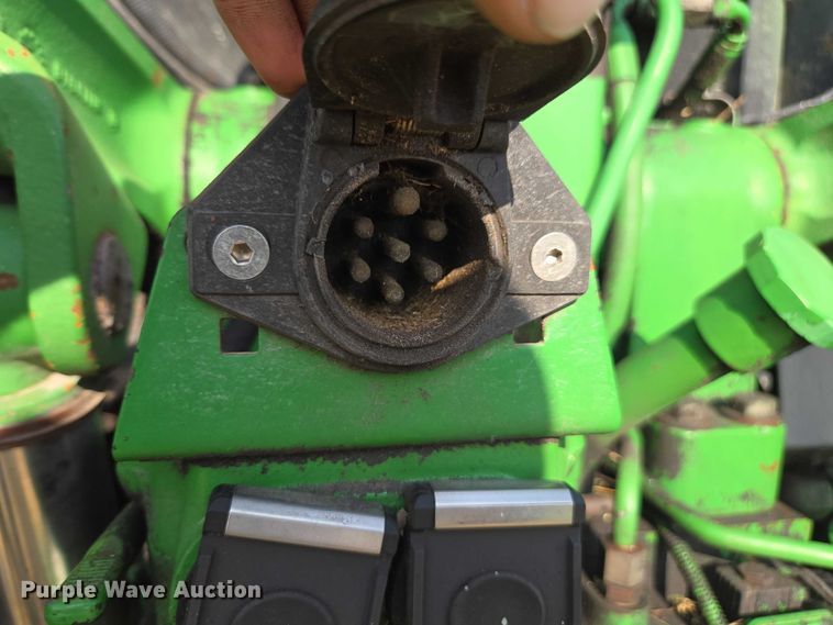 image for item DT4715 1999 John Deere 7810 MFWD tractor