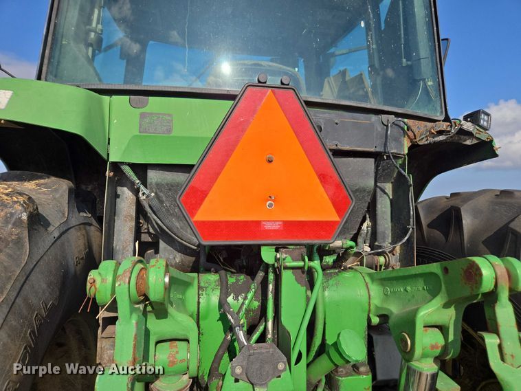 image for item DT4715 1999 John Deere 7810 MFWD tractor