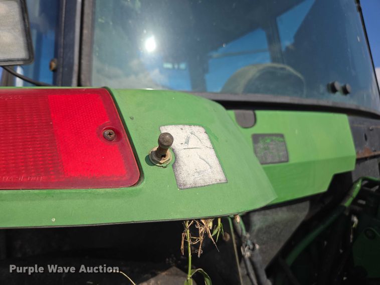 image for item DT4715 1999 John Deere 7810 MFWD tractor