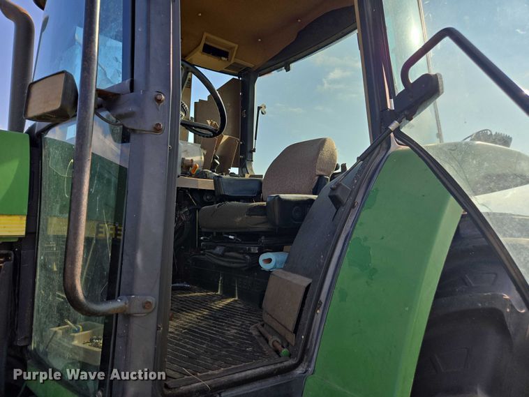 image for item DT4715 1999 John Deere 7810 MFWD tractor