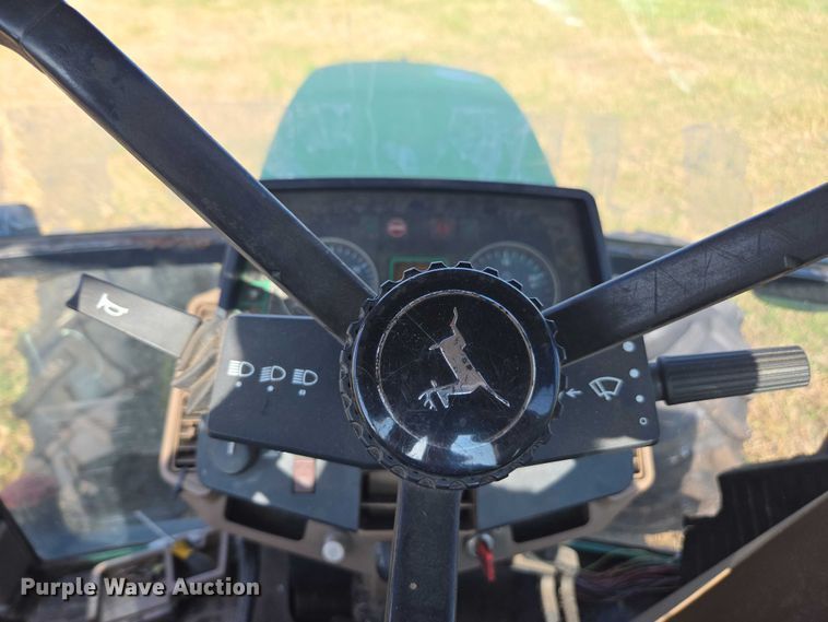 image for item DT4715 1999 John Deere 7810 MFWD tractor