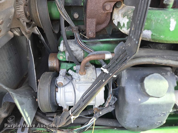 image for item DT4715 1999 John Deere 7810 MFWD tractor