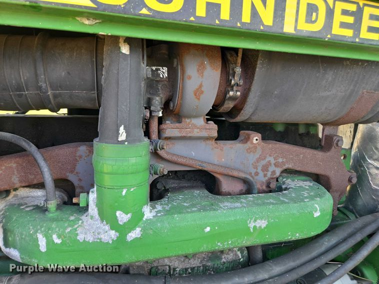 image for item DT4715 1999 John Deere 7810 MFWD tractor