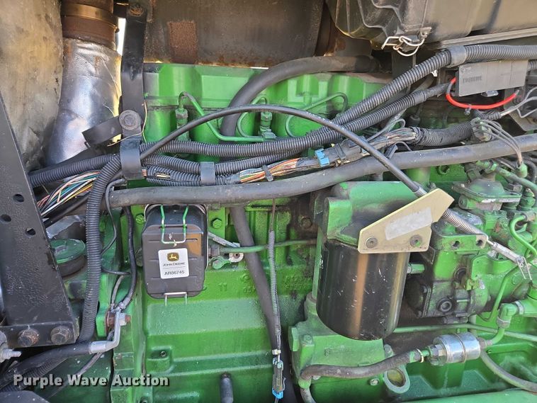 image for item DT4715 1999 John Deere 7810 MFWD tractor