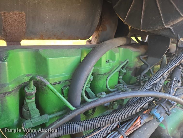 image for item DT4715 1999 John Deere 7810 MFWD tractor