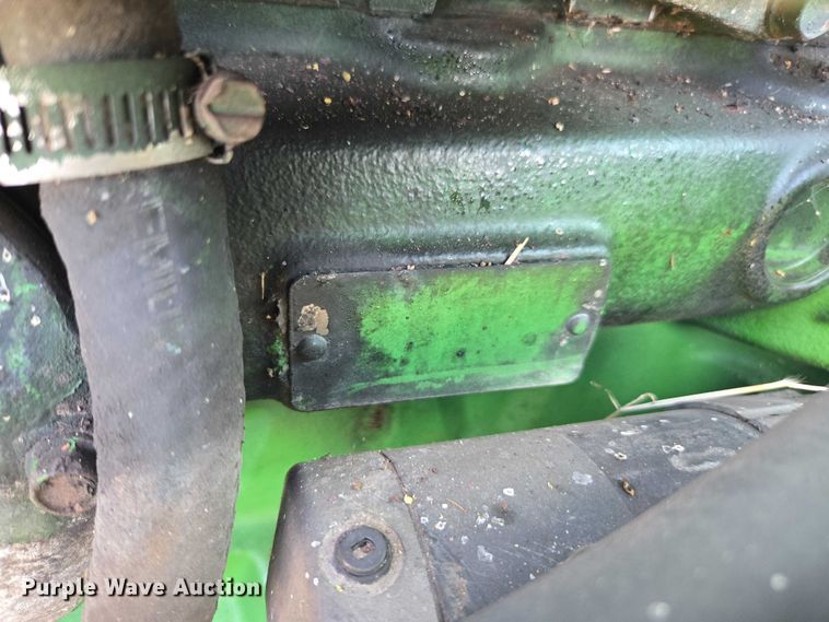 image for item DT4715 1999 John Deere 7810 MFWD tractor