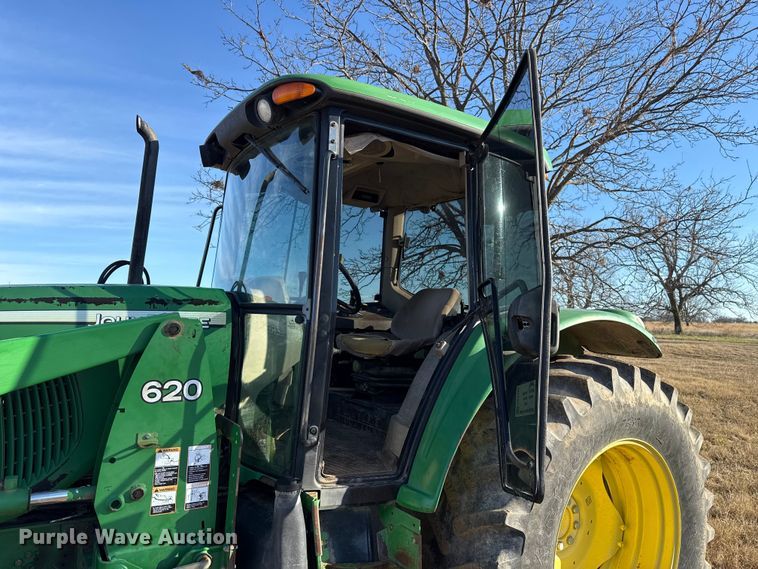 image for item EE3438 John Deere 6415 tractor