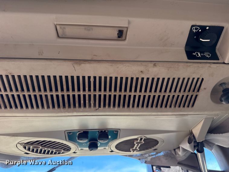 image for item EE3438 John Deere 6415 tractor