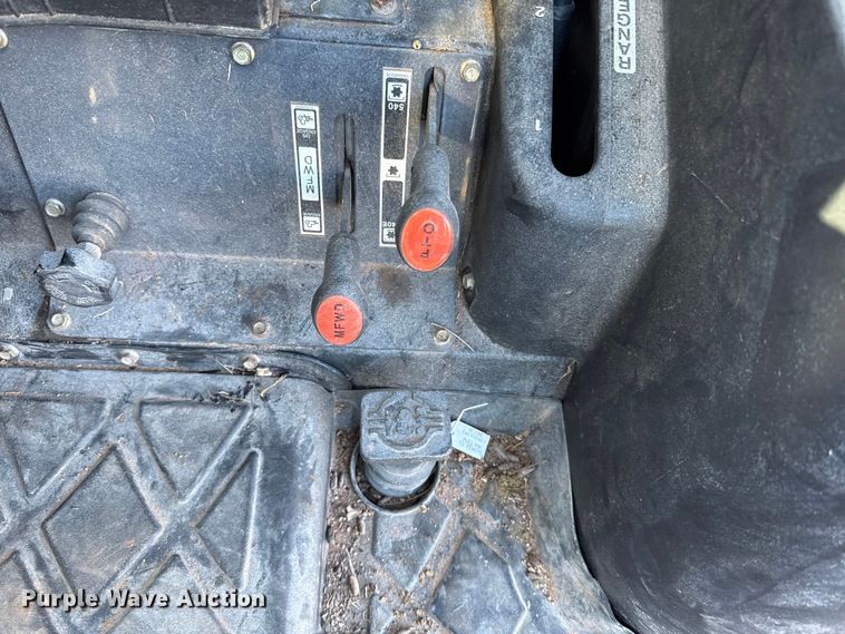 image for item EE3439 Branson 5220C MFWD tractor