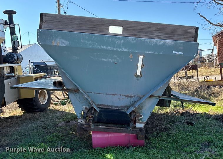 image for item EN5905 New Leader L2020GT applicator bed