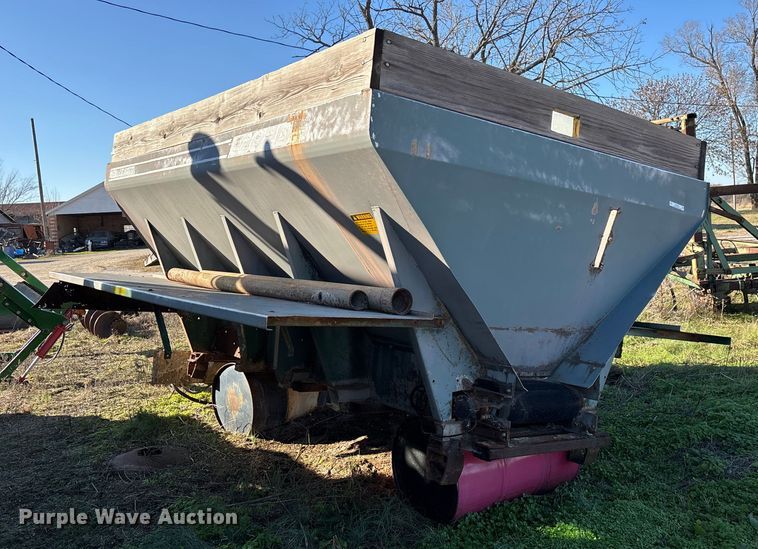 image for item EN5905 New Leader L2020GT applicator bed