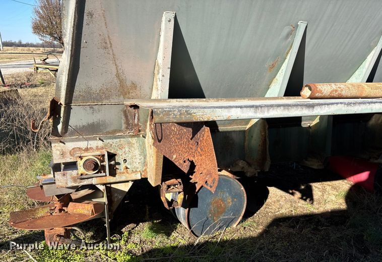 image for item EN5905 New Leader L2020GT applicator bed