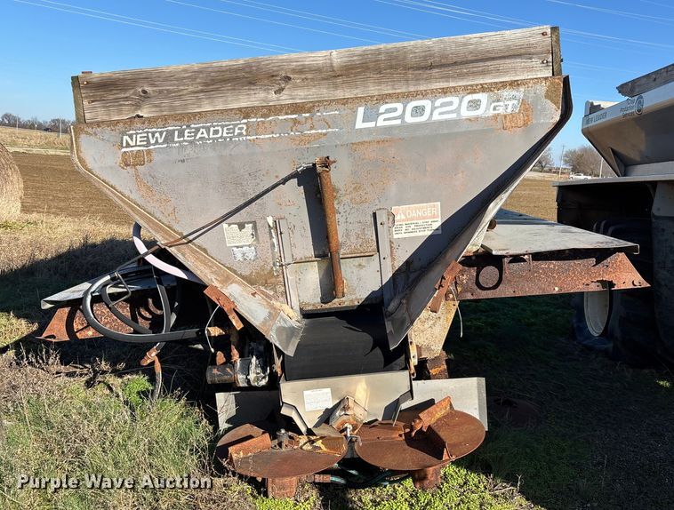 image for item EN5905 New Leader L2020GT applicator bed