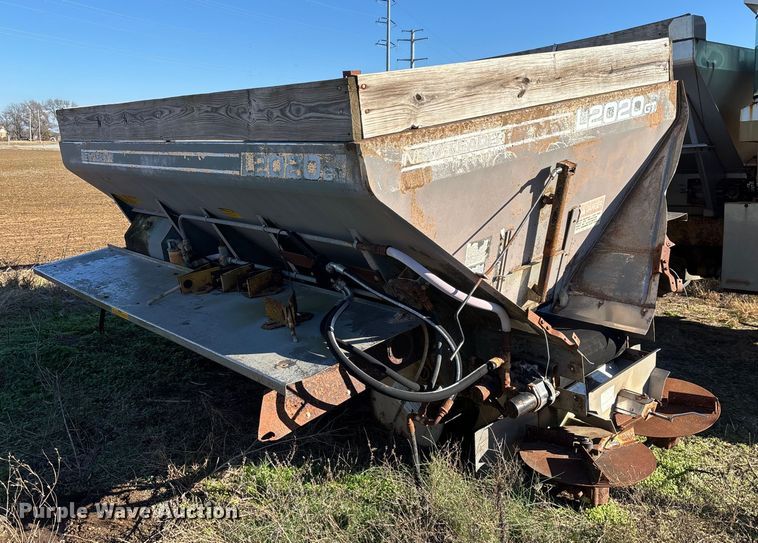 image for item EN5905 New Leader L2020GT applicator bed