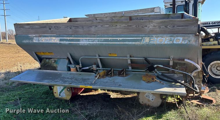 image for item EN5905 New Leader L2020GT applicator bed