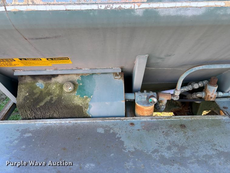 image for item EN5905 New Leader L2020GT applicator bed