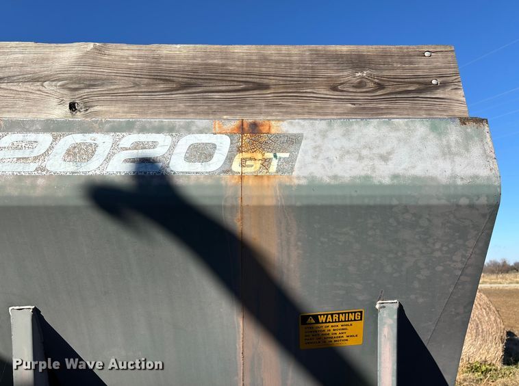 image for item EN5905 New Leader L2020GT applicator bed