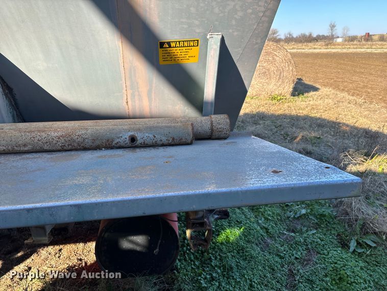 image for item EN5905 New Leader L2020GT applicator bed