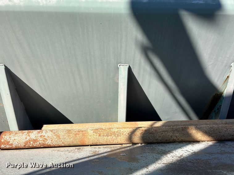 image for item EN5905 New Leader L2020GT applicator bed