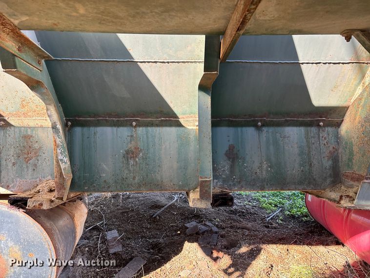 image for item EN5905 New Leader L2020GT applicator bed