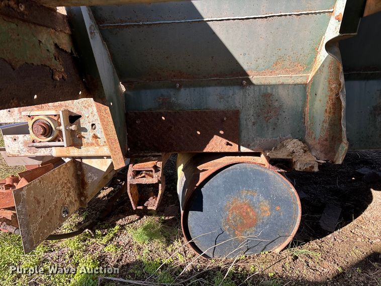 image for item EN5905 New Leader L2020GT applicator bed