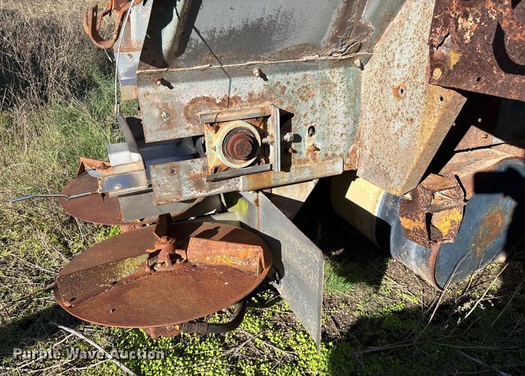 image for item EN5905 New Leader L2020GT applicator bed