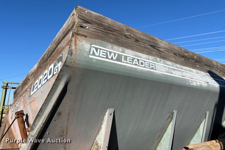 image for item EN5905 New Leader L2020GT applicator bed