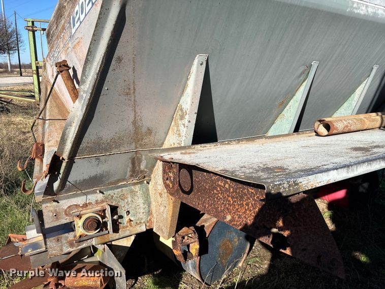 image for item EN5905 New Leader L2020GT applicator bed