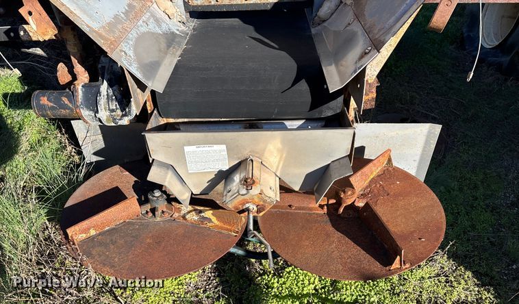 image for item EN5905 New Leader L2020GT applicator bed