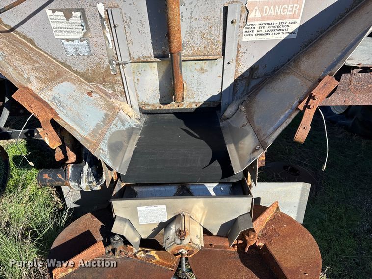 image for item EN5905 New Leader L2020GT applicator bed