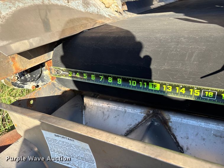 image for item EN5905 New Leader L2020GT applicator bed