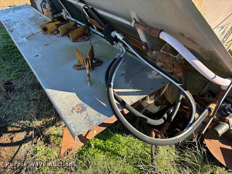 image for item EN5905 New Leader L2020GT applicator bed