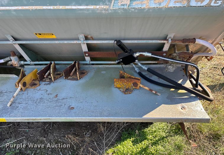 image for item EN5905 New Leader L2020GT applicator bed