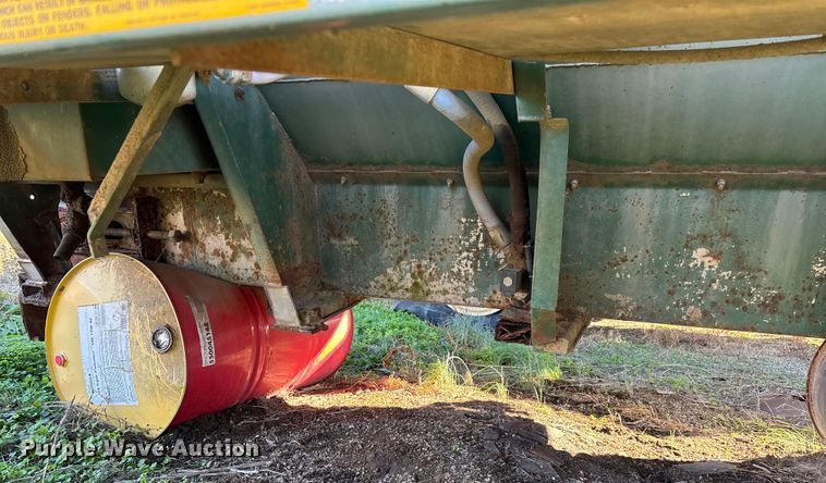 image for item EN5905 New Leader L2020GT applicator bed