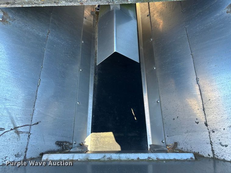 image for item EN5905 New Leader L2020GT applicator bed