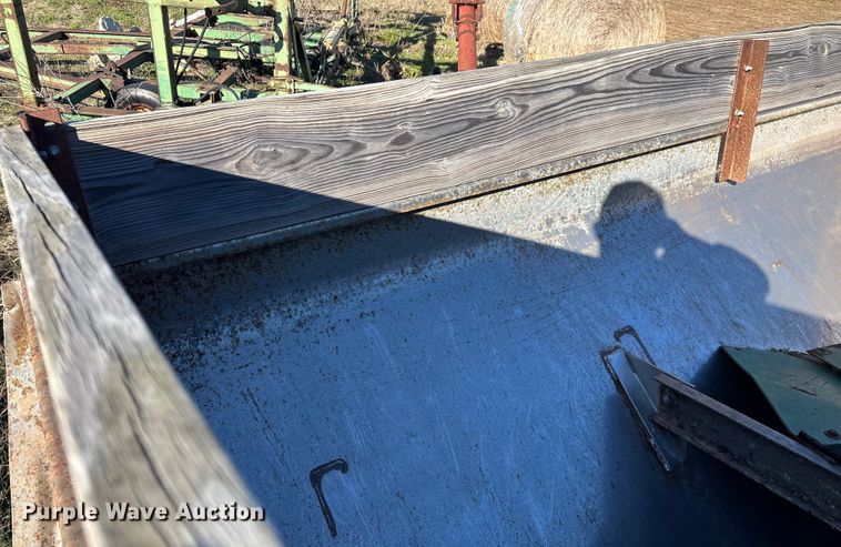 image for item EN5905 New Leader L2020GT applicator bed