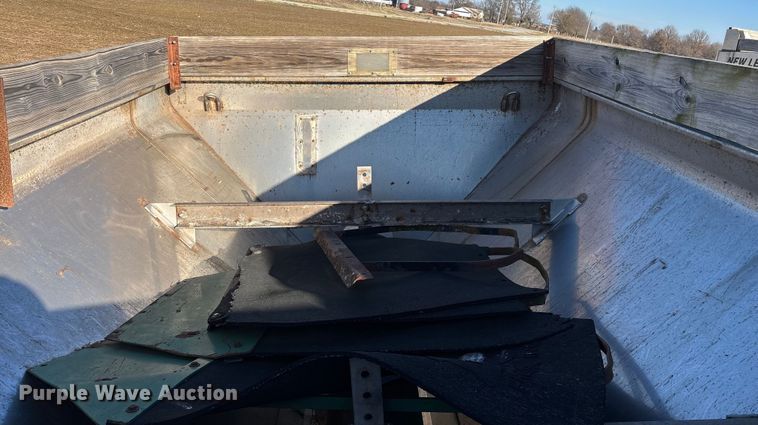 image for item EN5905 New Leader L2020GT applicator bed