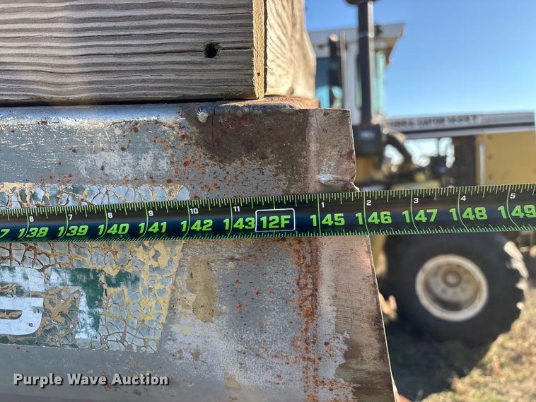 image for item EN5905 New Leader L2020GT applicator bed