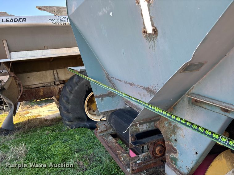 image for item EN5905 New Leader L2020GT applicator bed