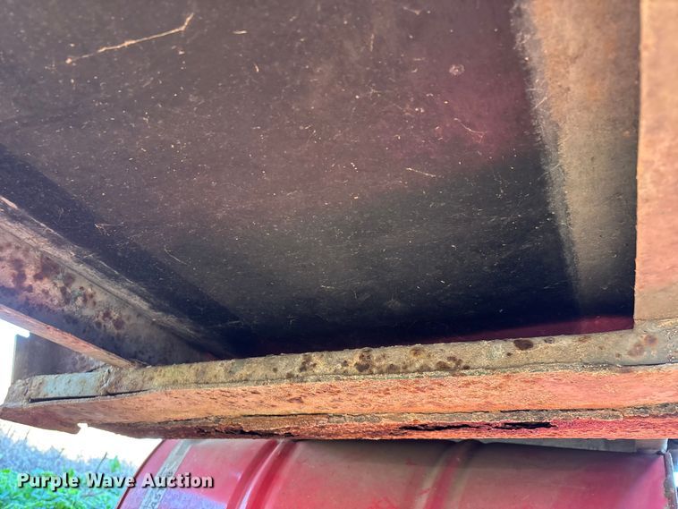 image for item EN5905 New Leader L2020GT applicator bed