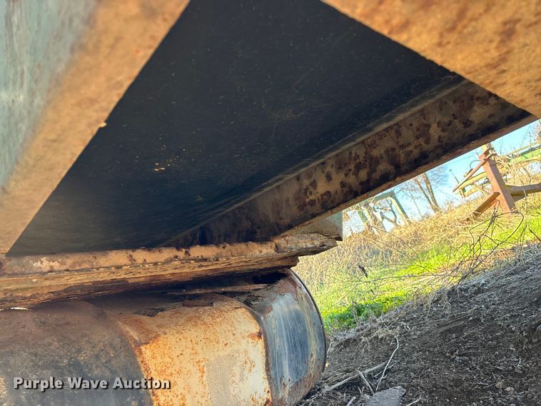 image for item EN5905 New Leader L2020GT applicator bed